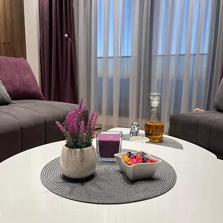 Nikolina Apartment *